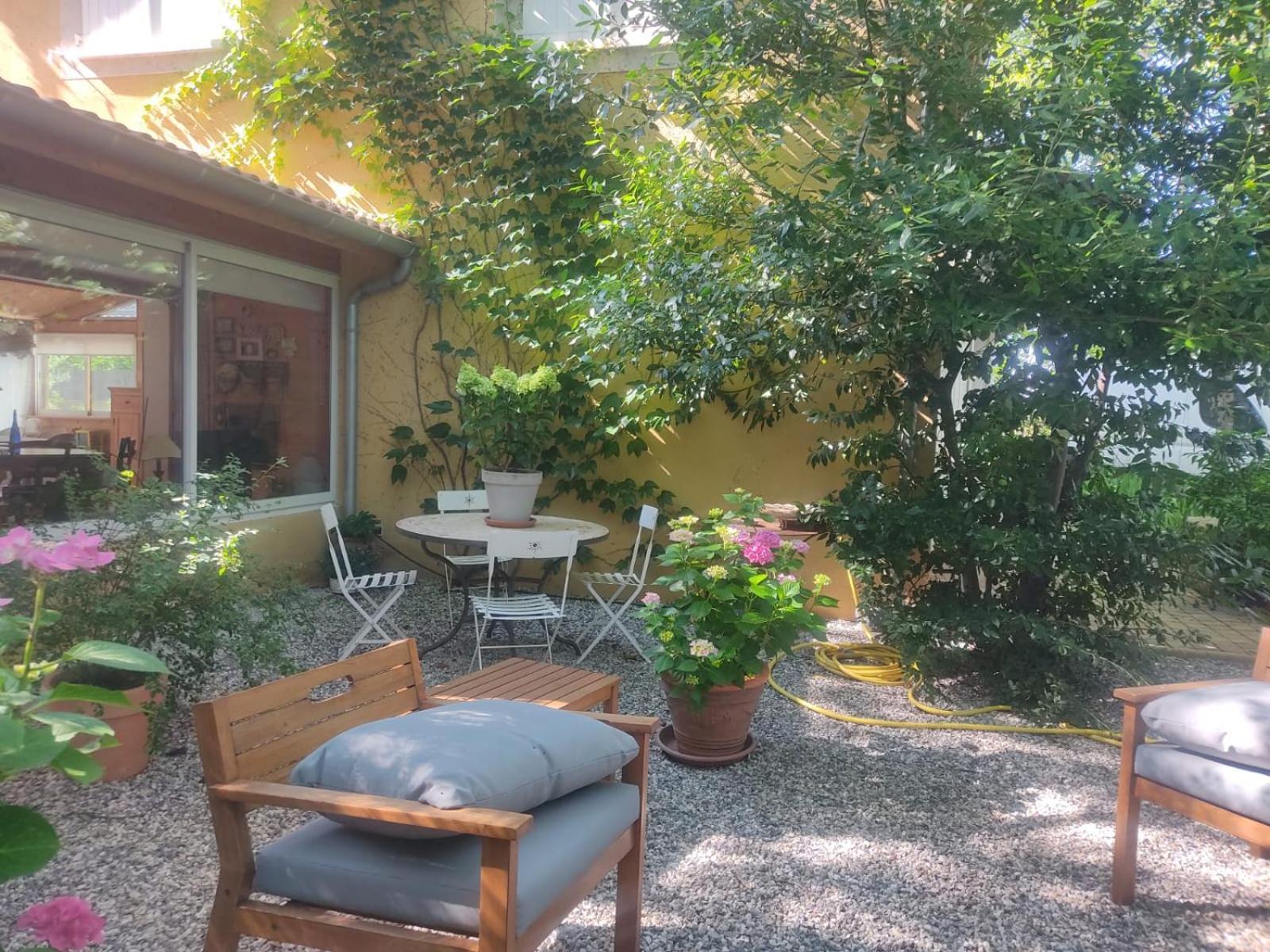 Bed and Breakfast La Frenaie Saint-Cyr-sur-le-Rhone Zewnętrze zdjęcie